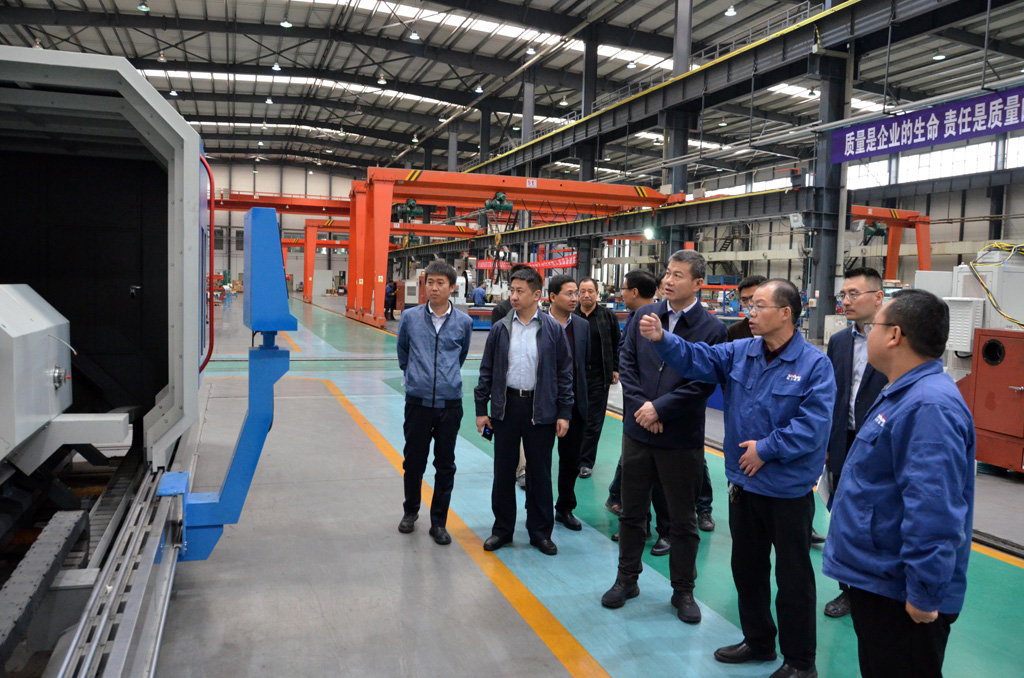 甘肅科技投資集團(tuán)領(lǐng)導(dǎo)來(lái)星火機(jī)床公司考察