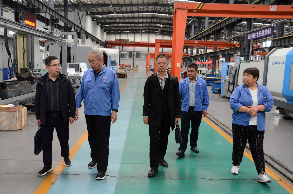 甘肅省委軍民融合辦有關領導在星火機床調研