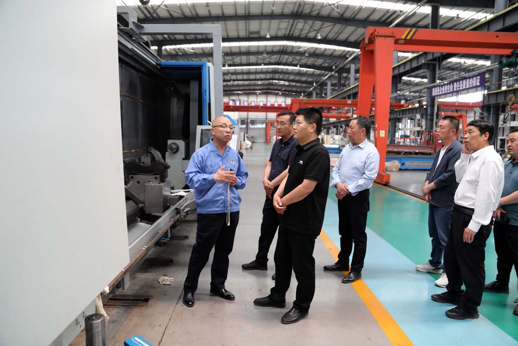 市直機(jī)關(guān)重大項目踐學(xué)活動組成員參觀星火公司