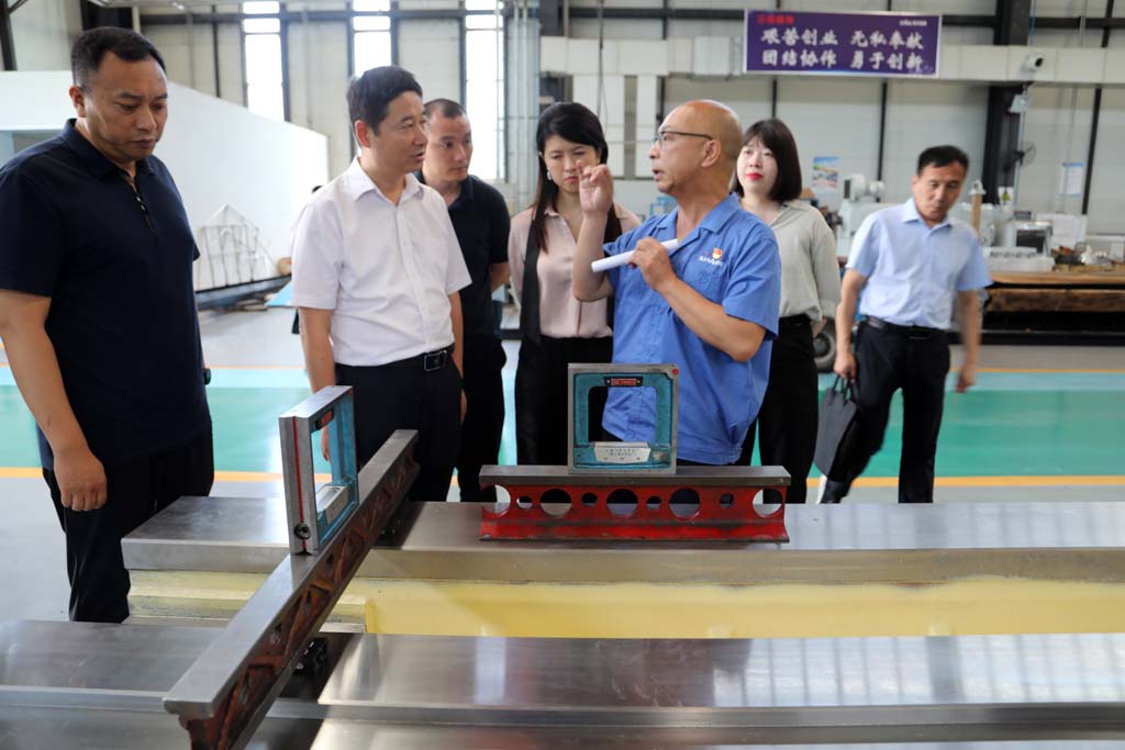 寶雞市工信局領導一行來星火公司調(diào)研