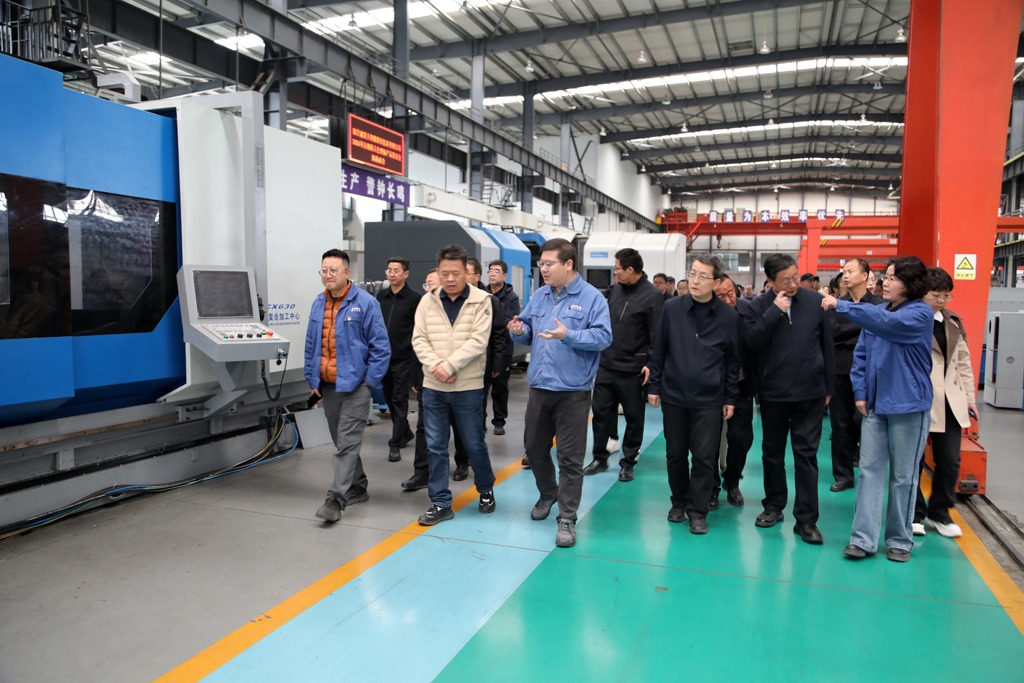 省工信廳、省內各市州工信局、金融機構領導來星火數控調研