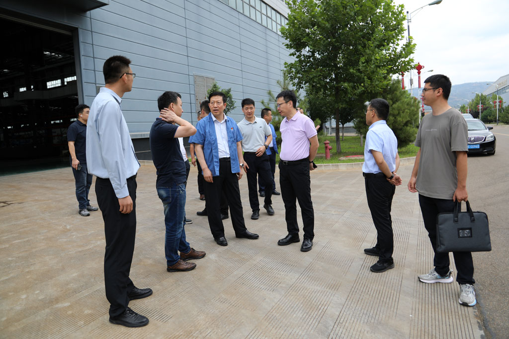 青島雙清成都三是等企業(yè)及清華大學團隊蒞臨星火智能數(shù)控公司考察交流