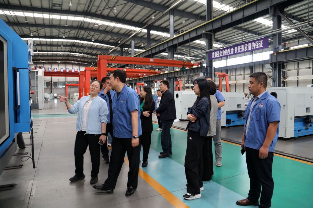 省科技廳廳長閔蘋一行調研星火數(shù)控公司