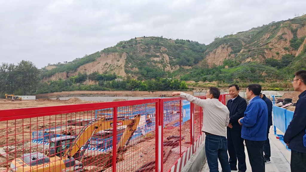 市政協領導馬勤學一行來星火數控調研