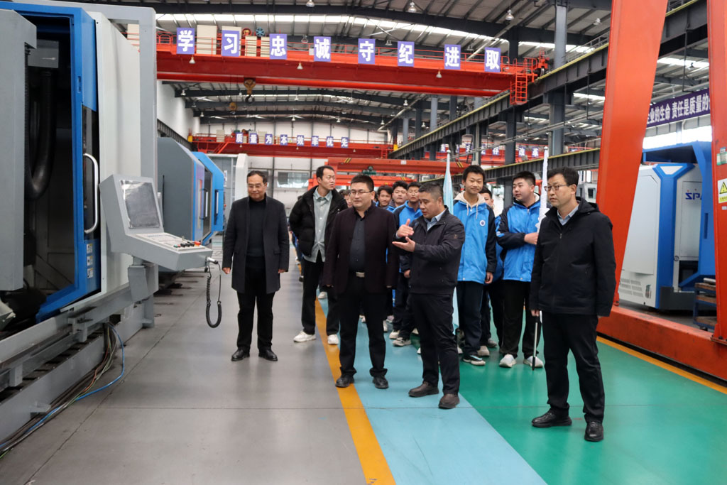 麥積職專學生走進星火數控開展參觀學習活動